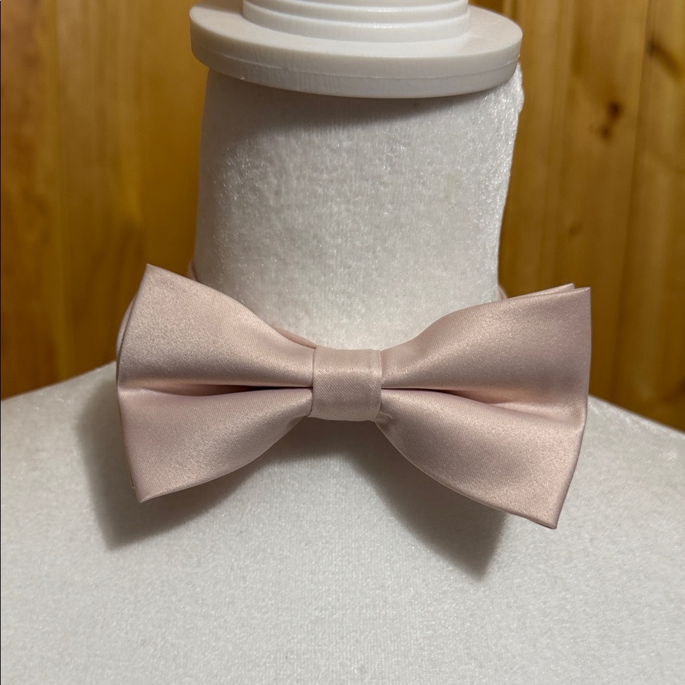 Classic Soft Pink Satin Adjustable Bow Tie